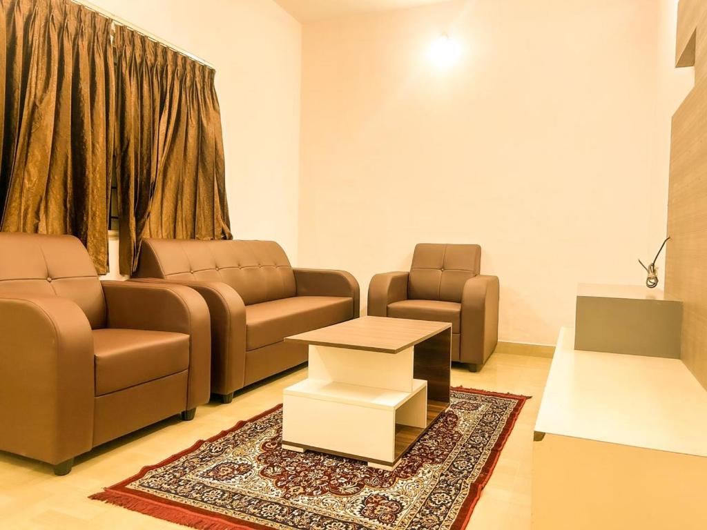 Aishwaryam Villapuram photo 3